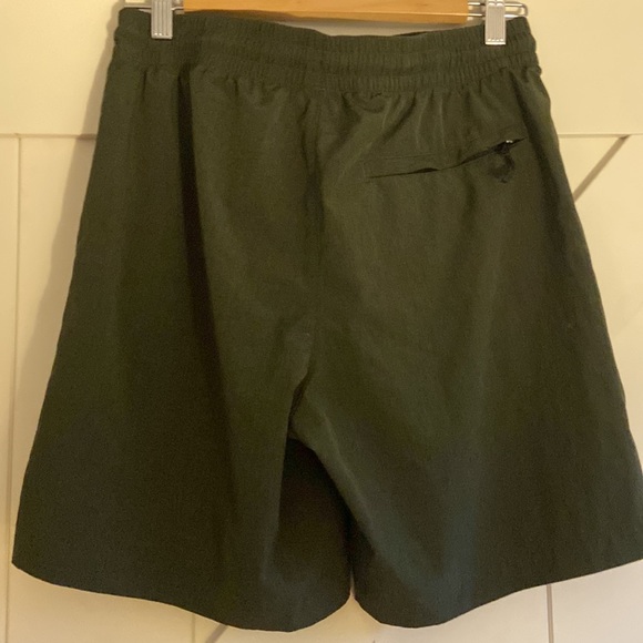 Old navy dark green athletic shorts - Picture 2 of 2